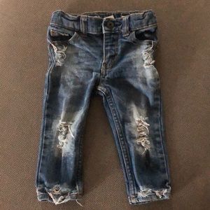 Unisex distressed skinny denim